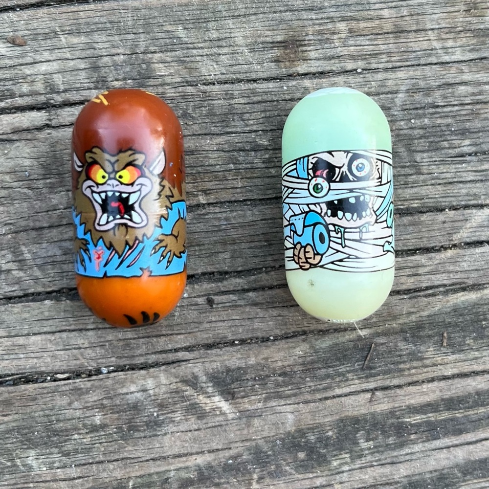 MIGHTY BEANZ by MOOSE VINTAGE SET OF 2 BEANZ MUMMY #129 WEREWOLF #61 COLLECTIBLE